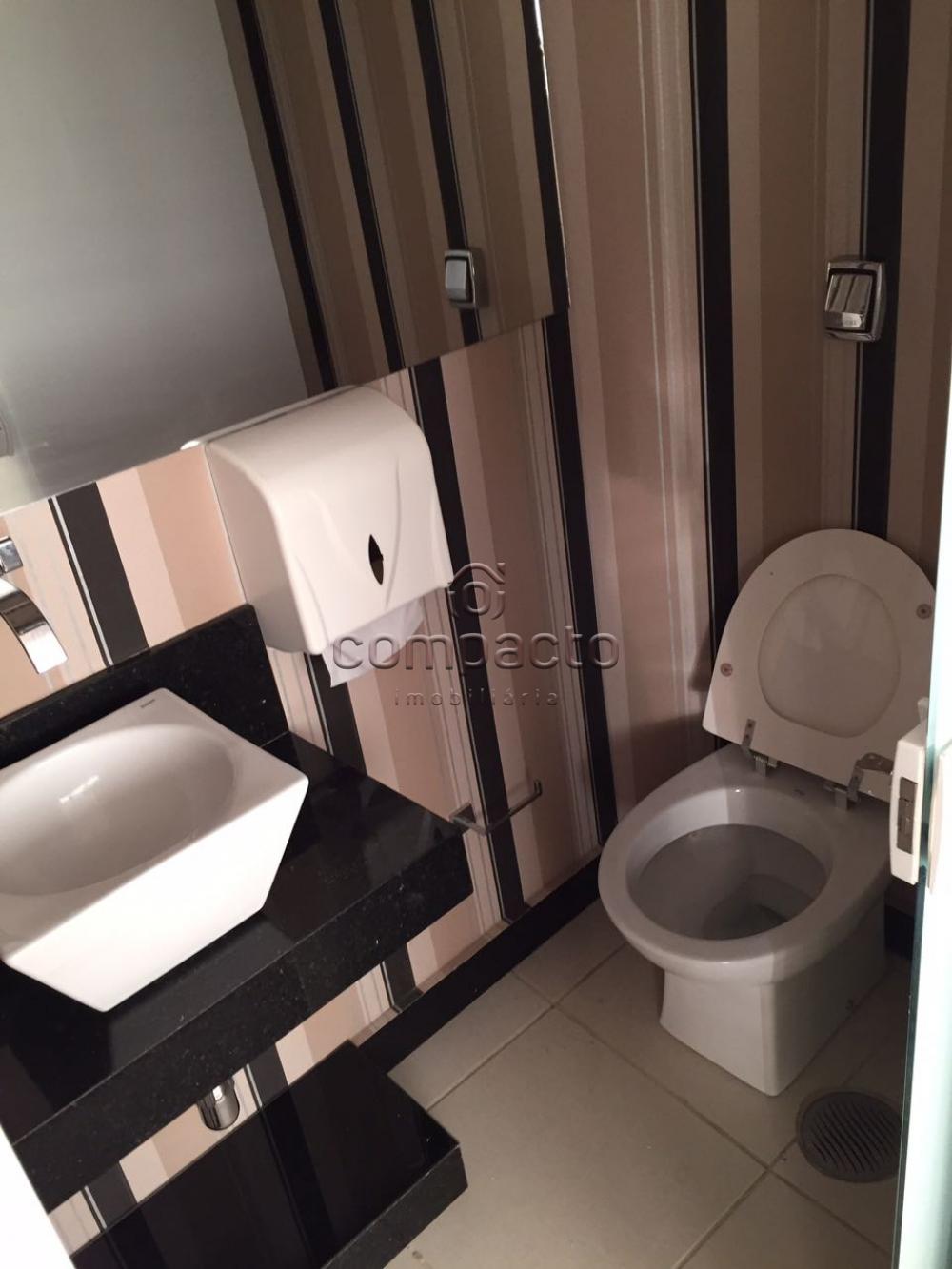 Alugar Comercial / Sala/Loja Condomínio em São José do Rio Preto R$ 1.650,00 - Foto 4