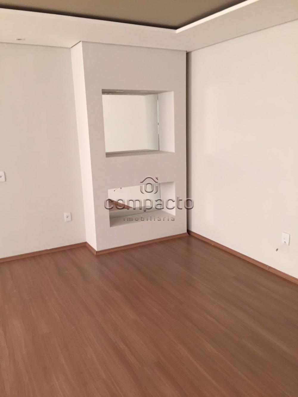 Alugar Comercial / Sala/Loja Condomínio em São José do Rio Preto R$ 1.650,00 - Foto 11