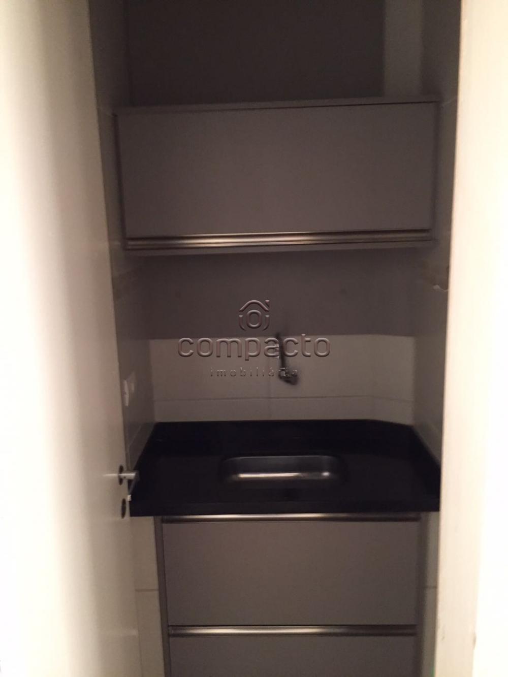 Alugar Comercial / Sala/Loja Condomínio em São José do Rio Preto R$ 1.650,00 - Foto 10