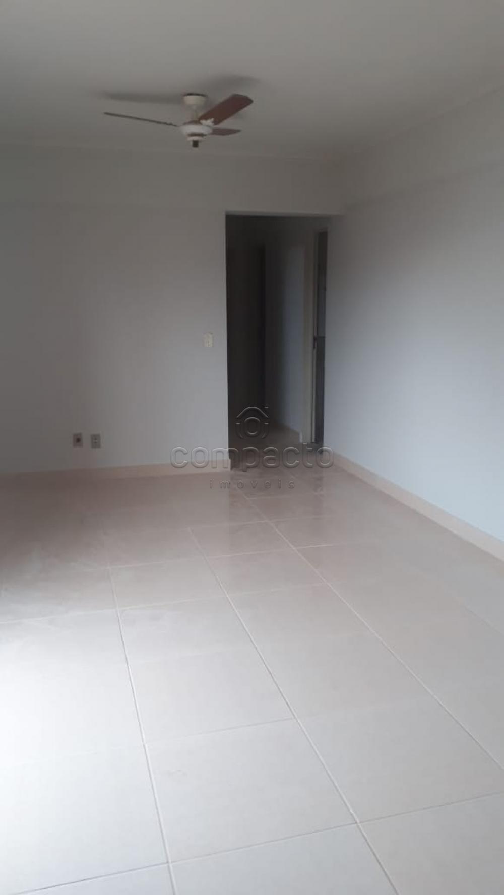 Alugar Apartamento / Padrão em São José do Rio Preto R$ 1.250,00 - Foto 2