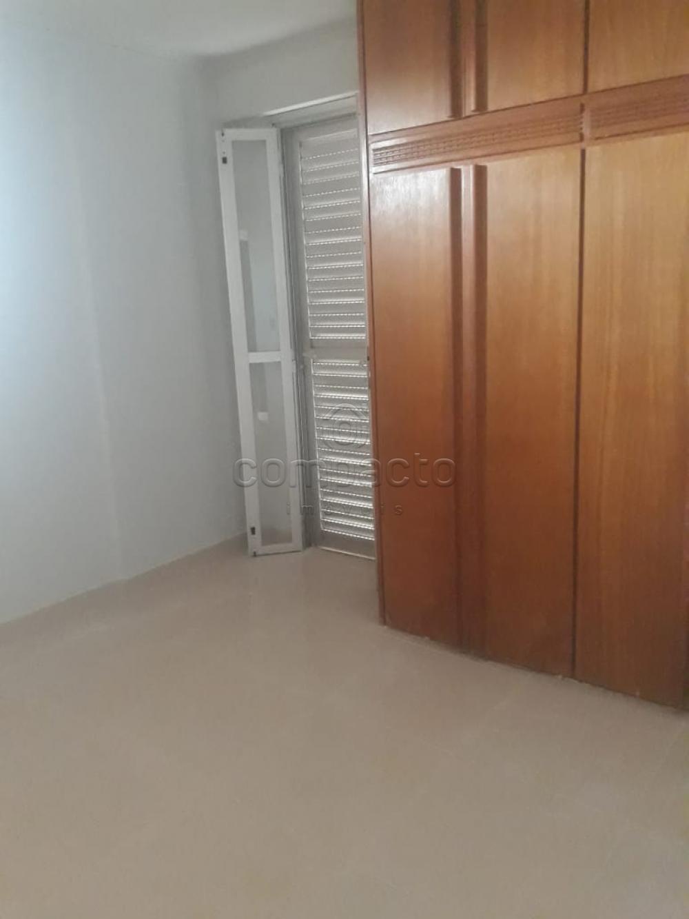 Alugar Apartamento / Padrão em São José do Rio Preto R$ 1.250,00 - Foto 7