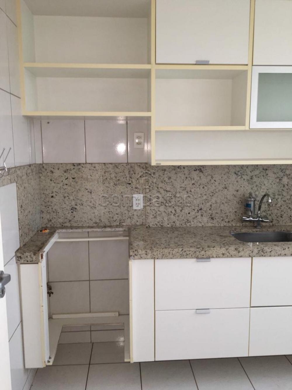 Comprar Apartamento / Padrão em São José do Rio Preto R$ 270.000,00 - Foto 17