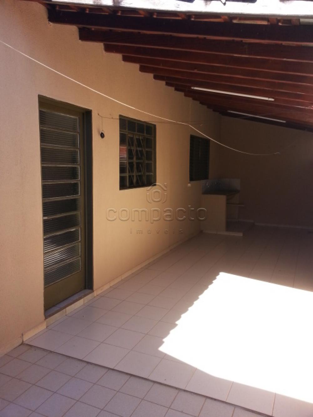 Casa - Padrão - Conjunto Habitacional Cristo Rei - São José do Rio Preto R$  250.000,00. Cód.: 11332