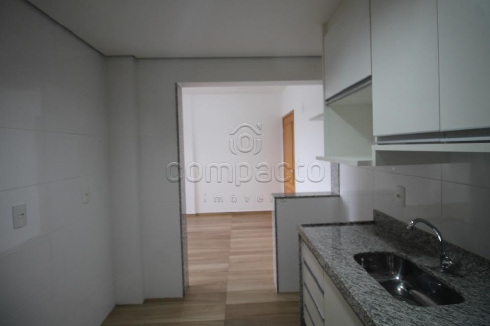 Alugar Apartamento / Padrão em São José do Rio Preto R$ 1.760,00 - Foto 4