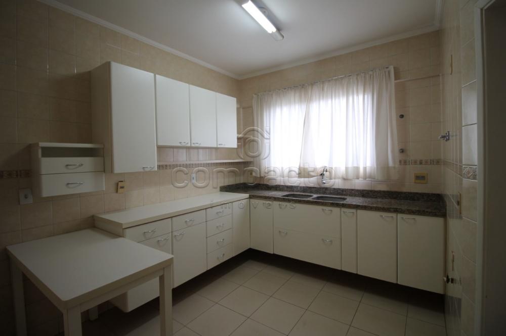 Alugar Apartamento / Padrão em São José do Rio Preto R$ 2.200,00 - Foto 8