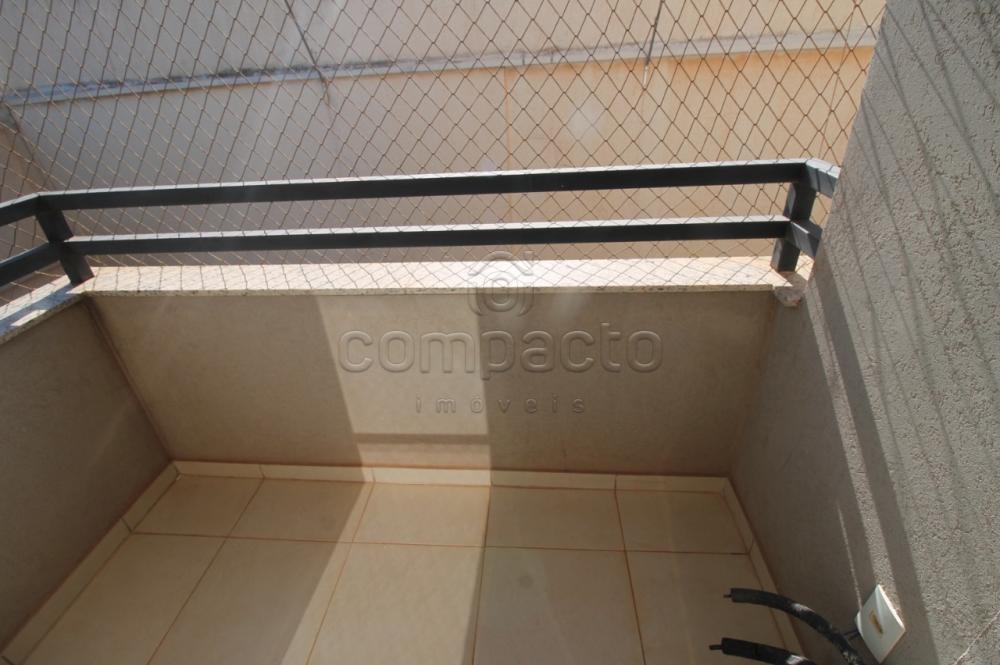 Alugar Apartamento / Padrão em São José do Rio Preto R$ 1.400,00 - Foto 2