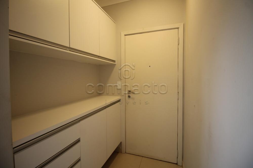 Alugar Apartamento / Padrão em São José do Rio Preto R$ 2.100,00 - Foto 13
