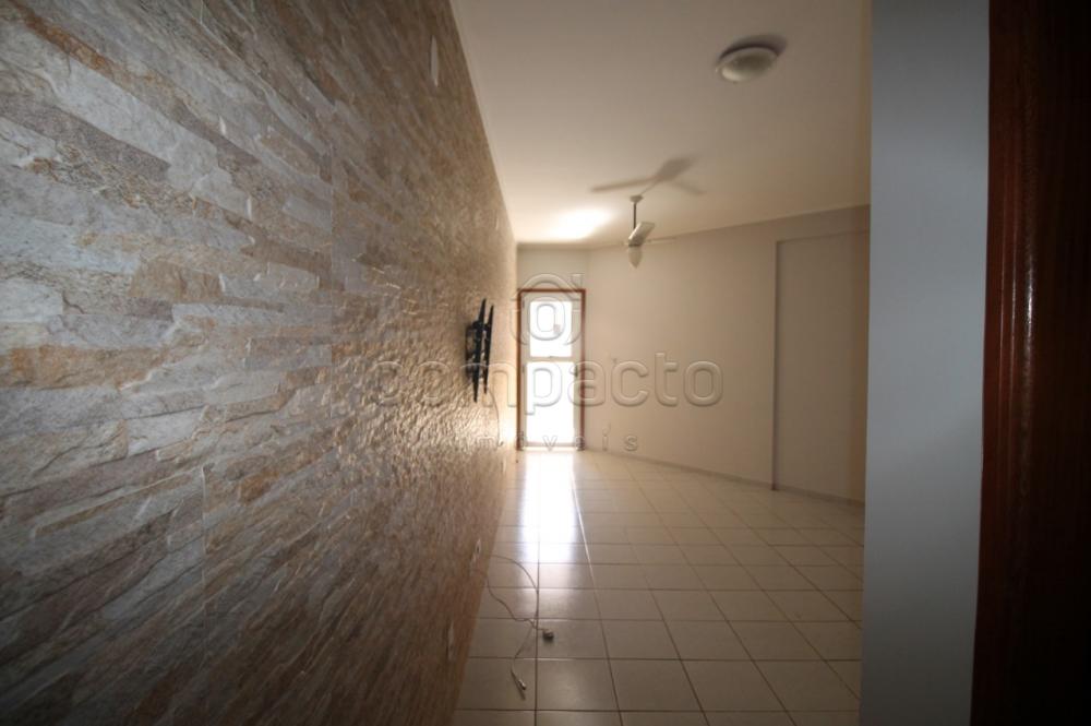 Alugar Apartamento / Padrão em São José do Rio Preto R$ 1.500,00 - Foto 1