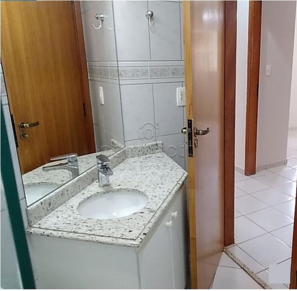 Alugar Apartamento / Padrão em São José do Rio Preto R$ 1.500,00 - Foto 13