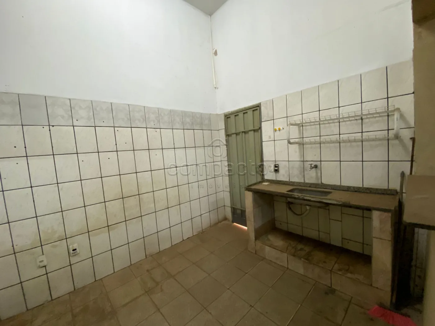 Alugar Comercial / Salão em São José do Rio Preto R$ 1.100,00 - Foto 5