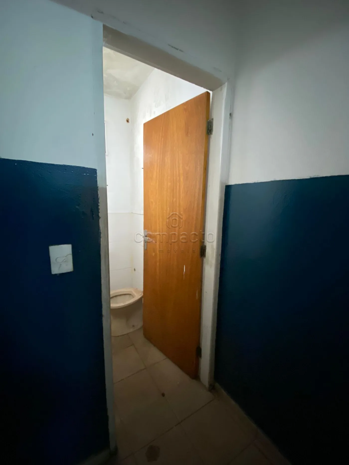 Alugar Comercial / Salão em São José do Rio Preto R$ 1.100,00 - Foto 6