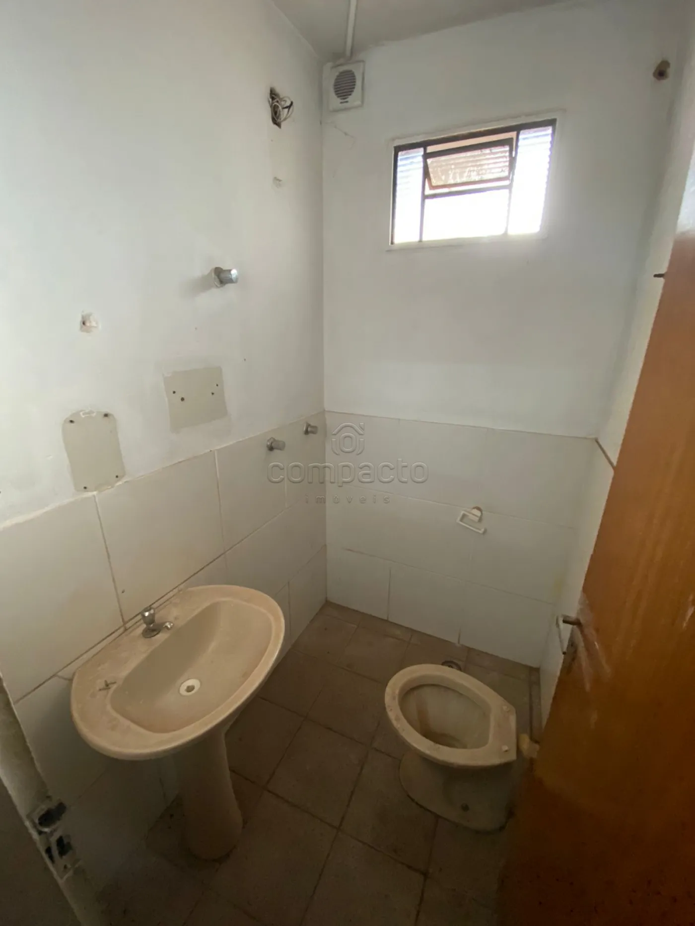 Alugar Comercial / Salão em São José do Rio Preto R$ 1.100,00 - Foto 7