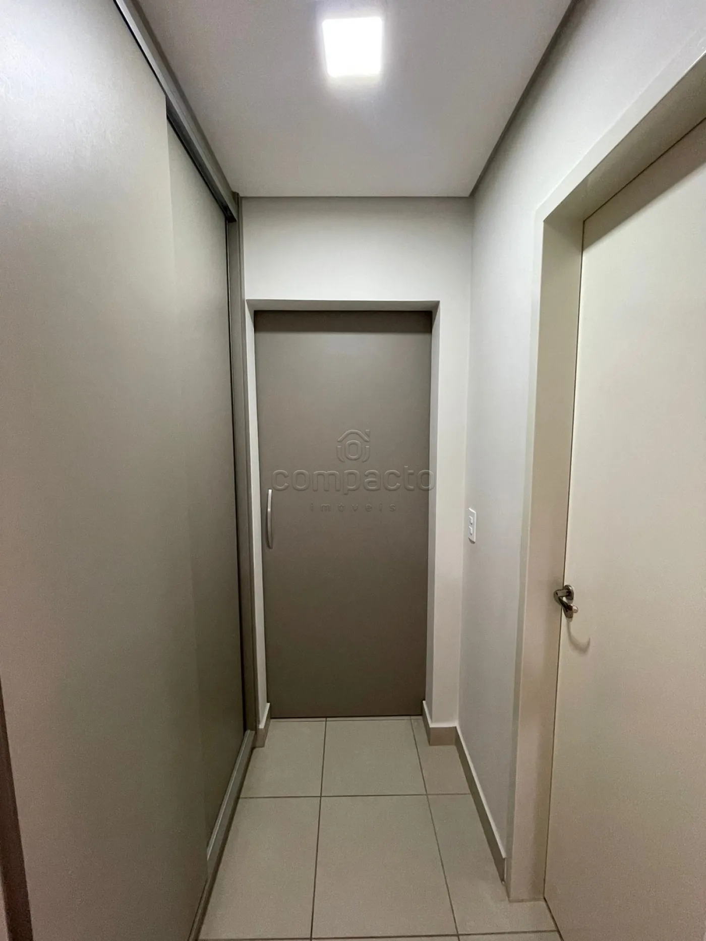 Alugar Apartamento / Padrão em São José do Rio Preto R$ 1.700,00 - Foto 5