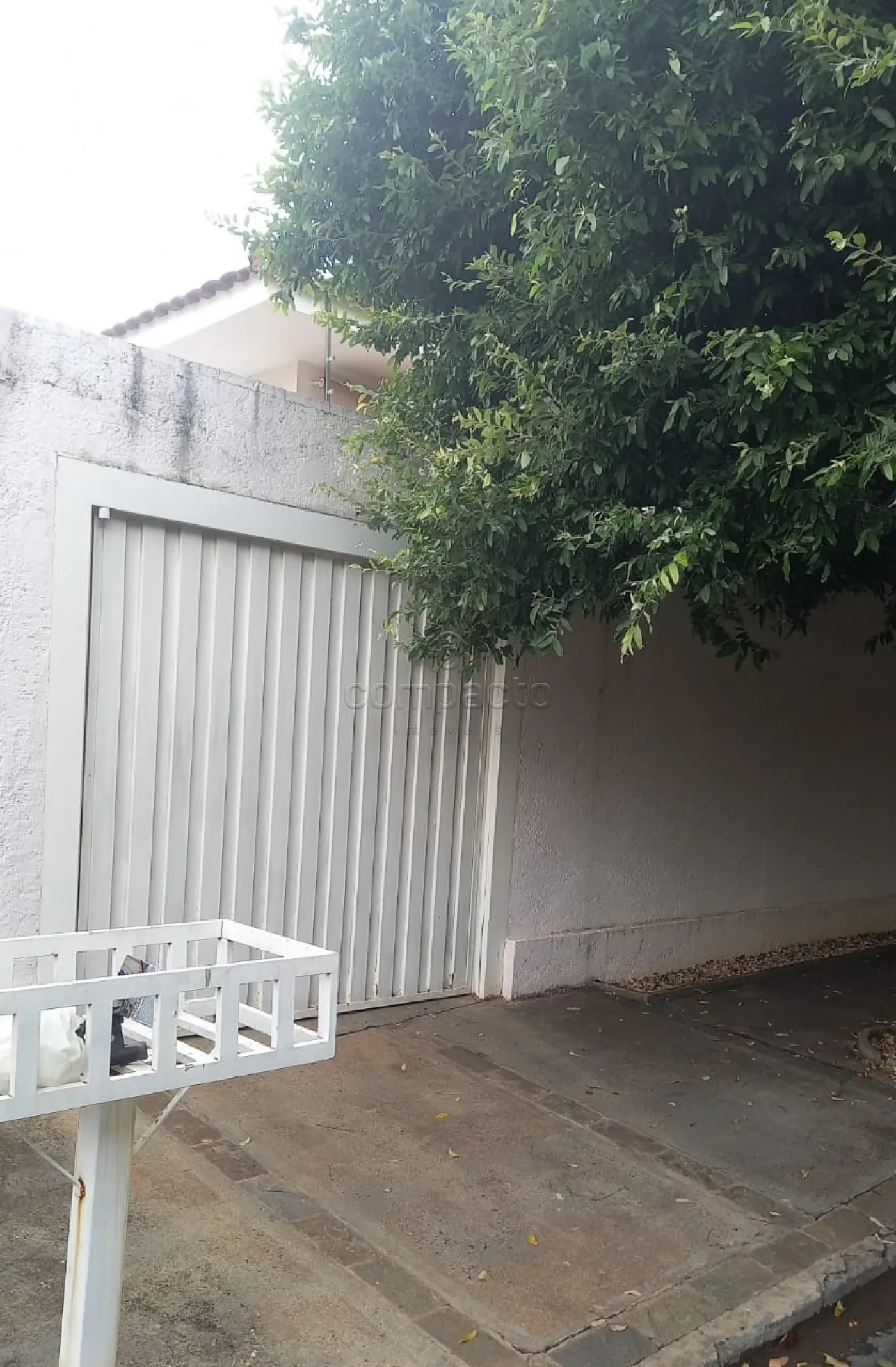 Alugar Casa / Padrão em São José do Rio Preto R$ 3.500,00 - Foto 2