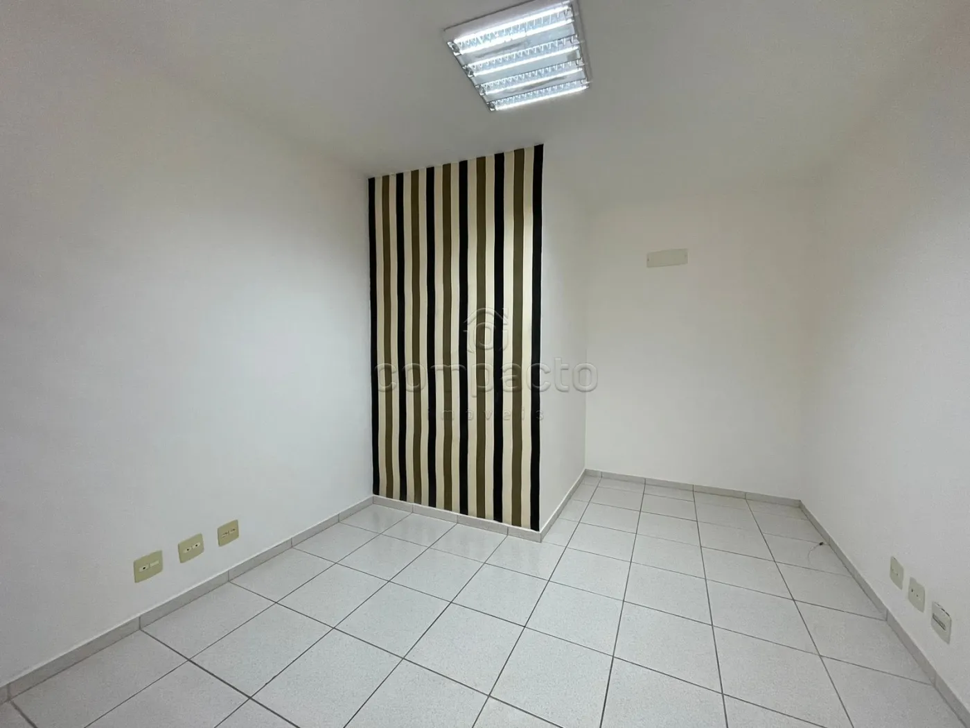 Alugar Comercial / Sala/Loja Condomínio em São José do Rio Preto R$ 1.000,00 - Foto 4