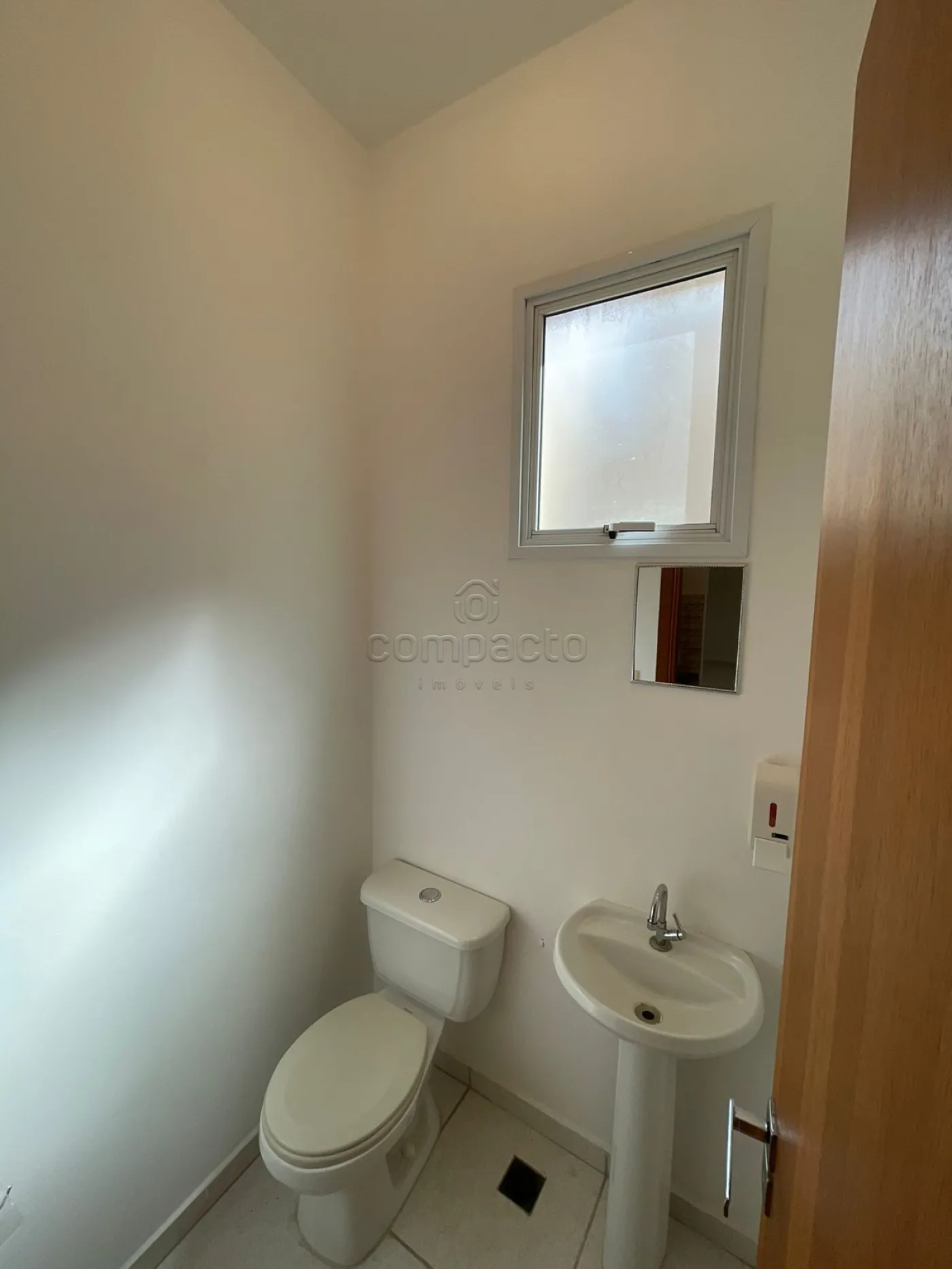 Alugar Comercial / Sala/Loja Condomínio em São José do Rio Preto R$ 1.000,00 - Foto 6