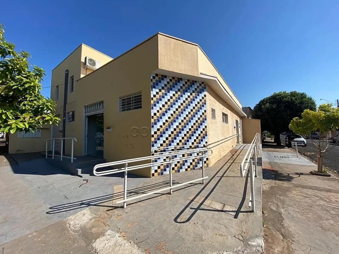 Alugar Comercial / Salão em São José do Rio Preto R$ 1.000,00 - Foto 1