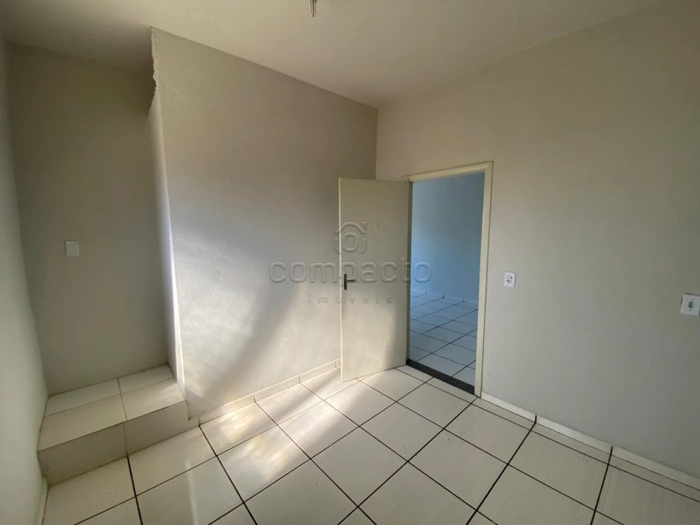 Alugar Comercial / Salão em São José do Rio Preto R$ 1.000,00 - Foto 10