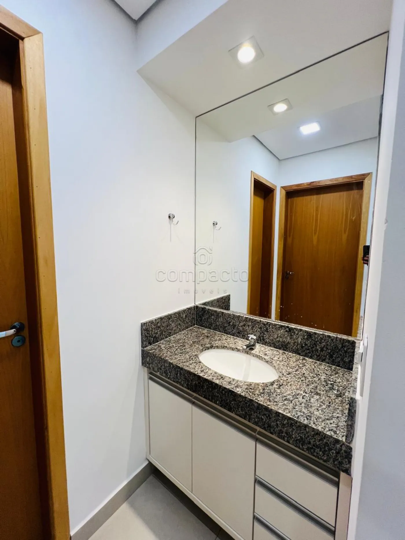Alugar Apartamento / Padrão em São José do Rio Preto R$ 2.100,00 - Foto 11