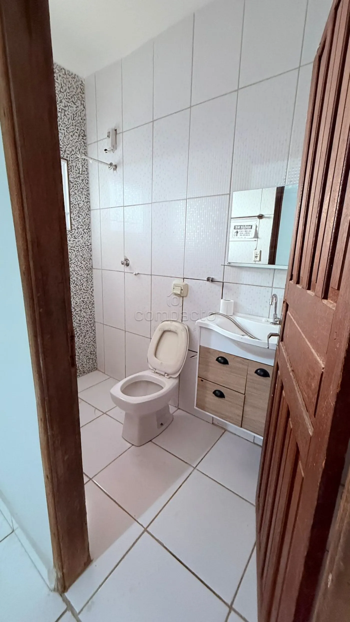 Alugar Casa / Padrão em São José do Rio Preto R$ 1.700,00 - Foto 9