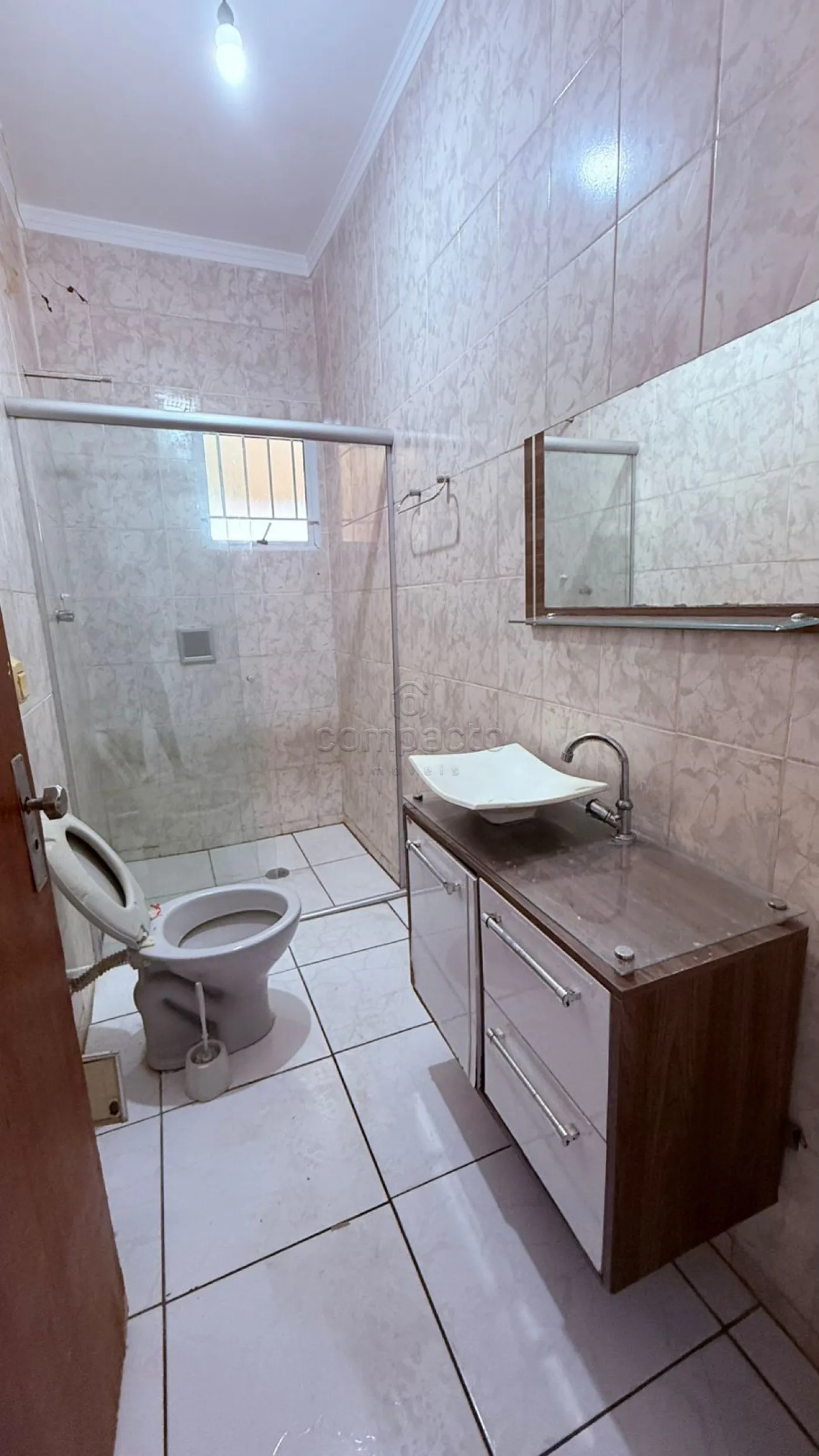 Alugar Casa / Padrão em São José do Rio Preto R$ 1.700,00 - Foto 12