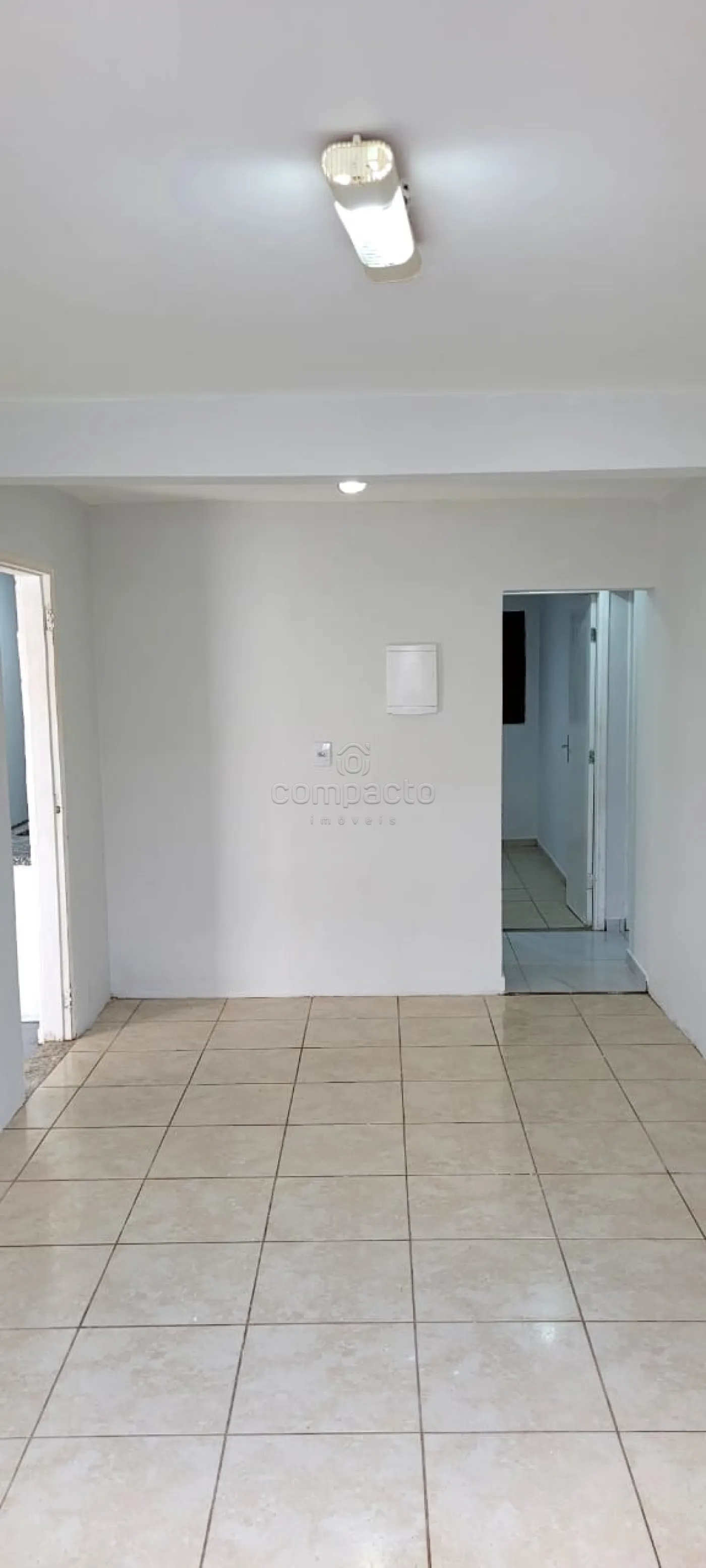 Alugar Casa / Padrão em São José do Rio Preto R$ 1.250,00 - Foto 3