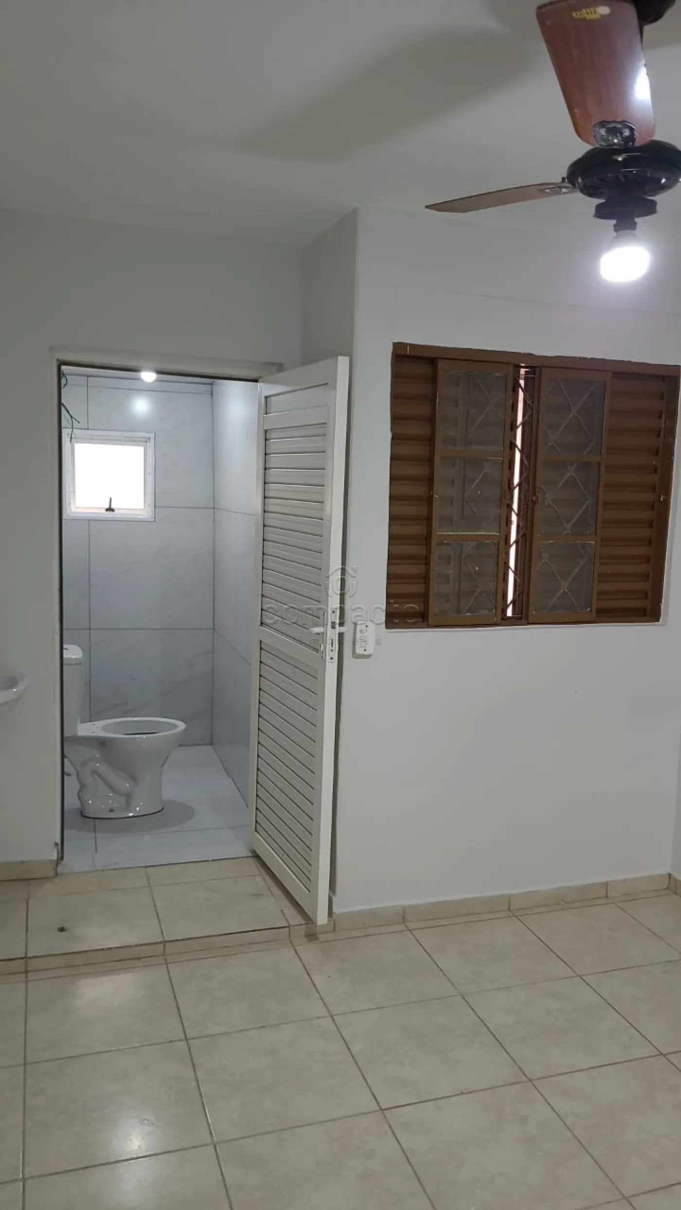 Alugar Casa / Padrão em São José do Rio Preto R$ 1.250,00 - Foto 6