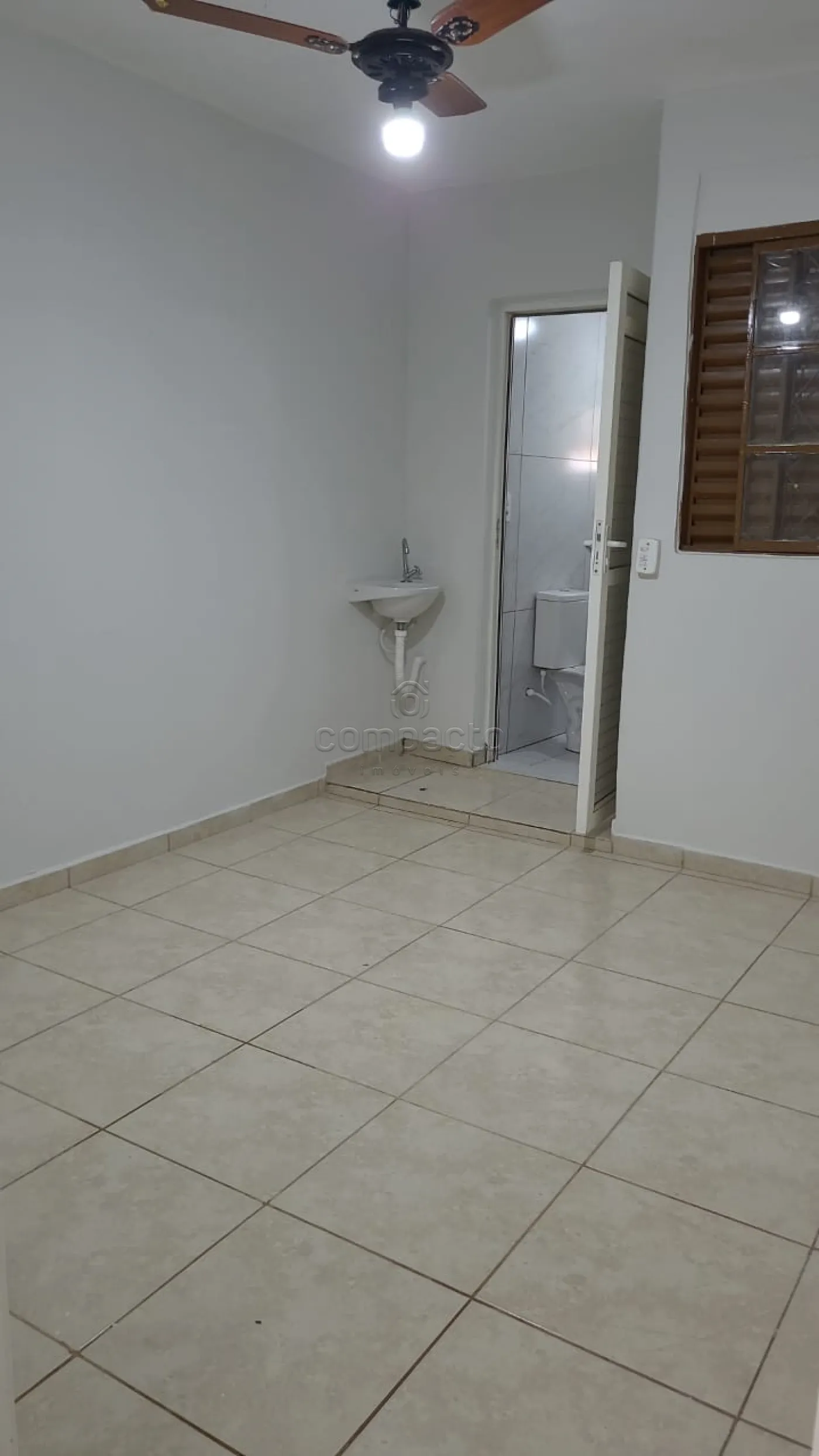 Alugar Casa / Padrão em São José do Rio Preto R$ 1.250,00 - Foto 7
