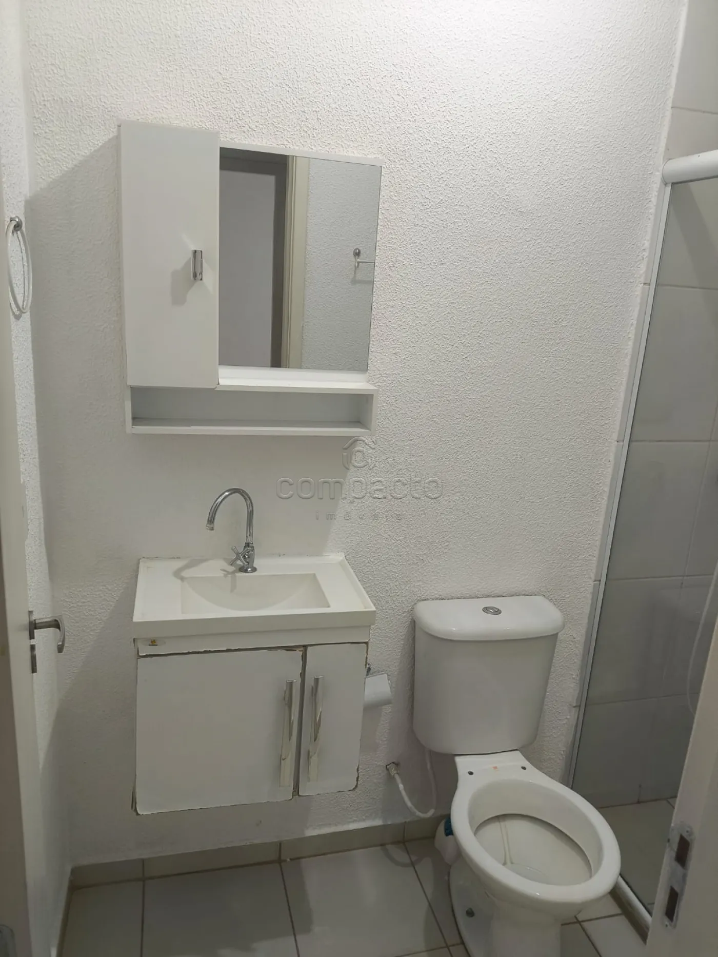 Alugar Casa / Condomínio em São José do Rio Preto R$ 1.350,00 - Foto 4