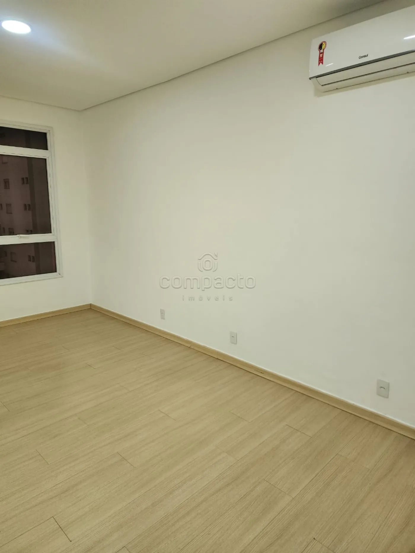 Alugar Comercial / Sala/Loja Condomínio em São José do Rio Preto R$ 2.500,00 - Foto 2