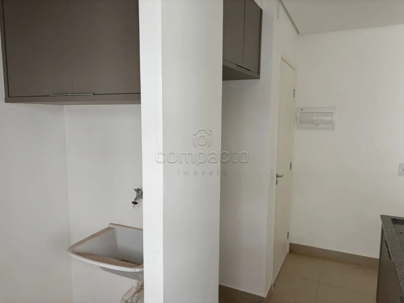 Alugar Apartamento / Padrão em São José do Rio Preto R$ 2.200,00 - Foto 14