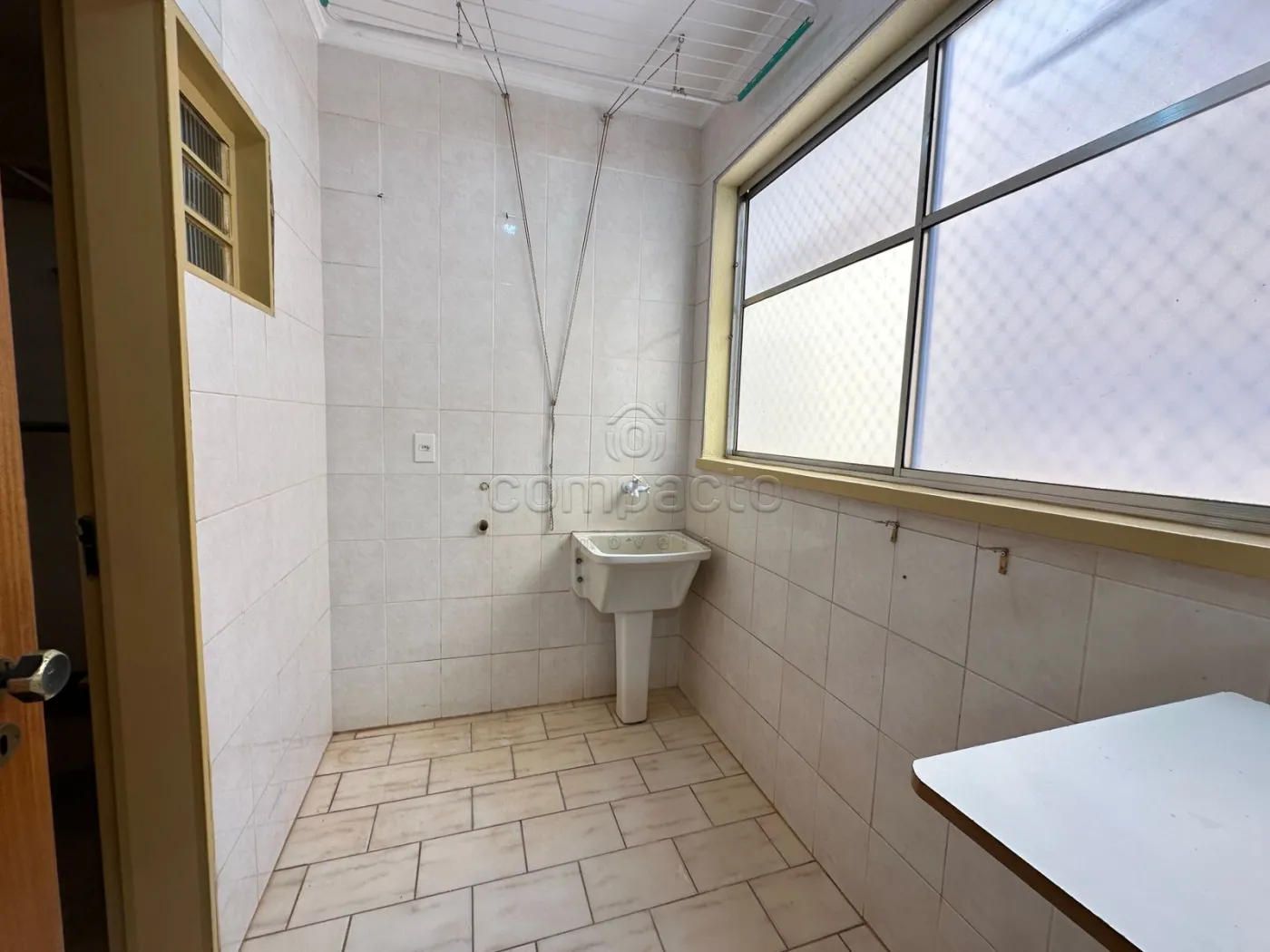 Alugar Apartamento / Padrão em São José do Rio Preto R$ 1.600,00 - Foto 9