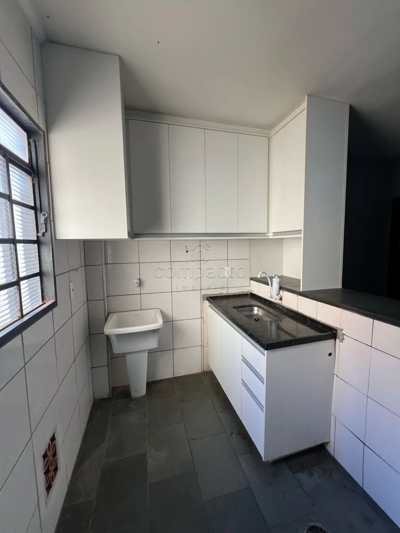 Alugar Apartamento / Padrão em São José do Rio Preto R$ 850,00 - Foto 3