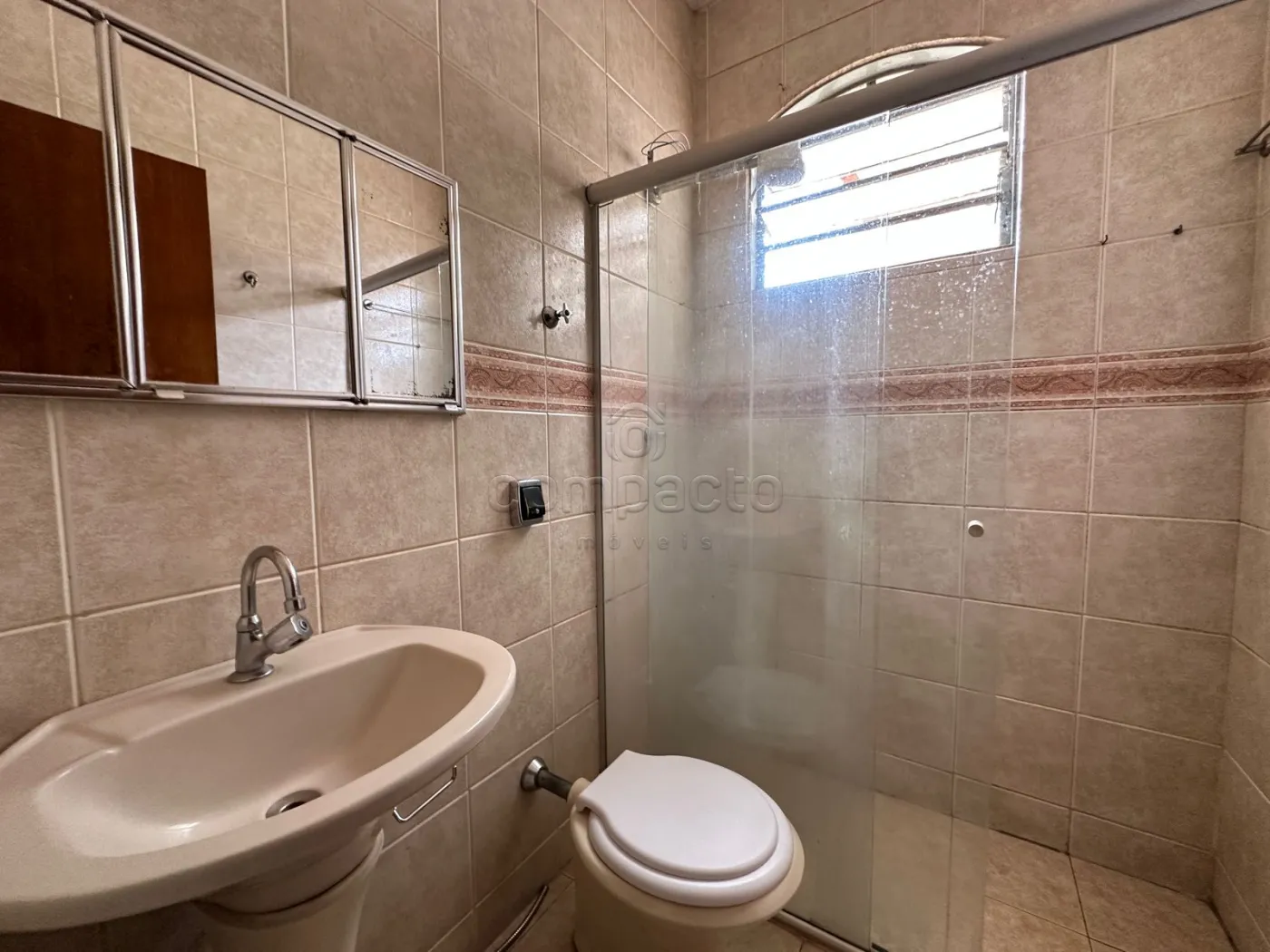 Alugar Casa / Padrão em São José do Rio Preto R$ 1.350,00 - Foto 6