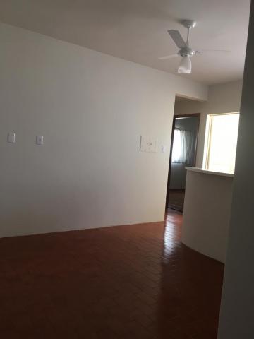 Alugar Apartamento / Padrão em São José do Rio Preto. apenas R$ 700,00