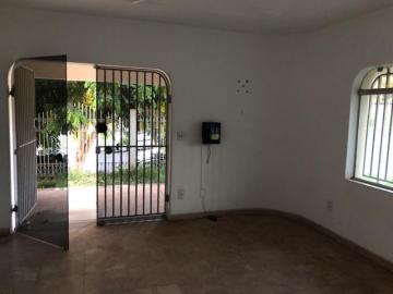 Alugar Casa / Padrão em São José do Rio Preto. apenas R$ 6.000,00