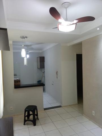 Alugar Apartamento / Padrão em Mirassol. apenas R$ 160.000,00