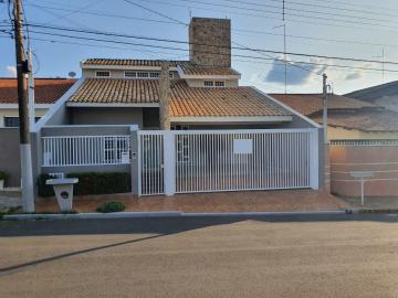 Alugar Casa / Padrão em Fernandópolis. apenas R$ 4.000,00