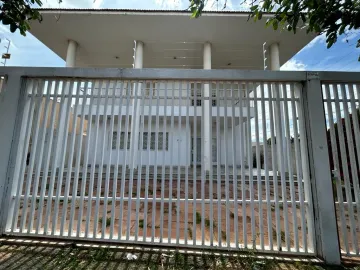 Alugar Casa / Padrão em Mirassol. apenas R$ 1.850.000,00