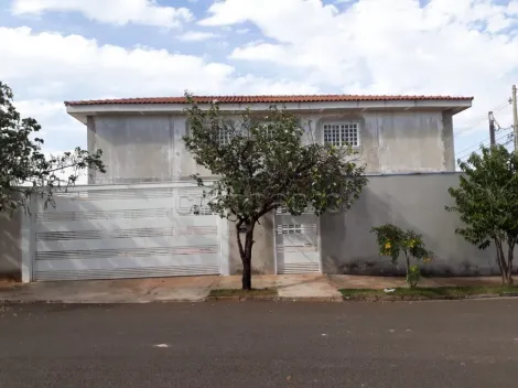Duas casas geminadas de madeira, à venda, Cristo Rei, Campo Largo
