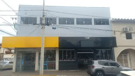 Alugar Comercial / Sala em Guapiaçu. apenas R$ 1.500,00