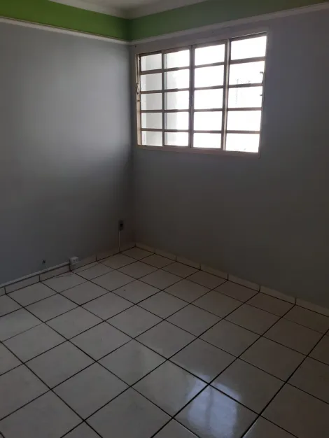 Alugar Apartamento / Padrão em São José do Rio Preto. apenas R$ 130.000,00